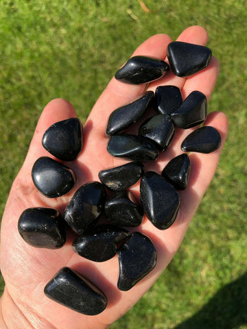 BLACK OBSIDIAN TUMBLE STONE SMALL