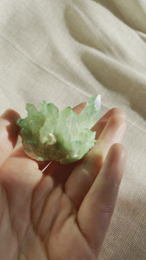 APPLE AURA QUARTZ CLUSTER
